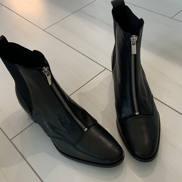 NWOB Charles by Charles David Horace Booties 9-1/2 - Picture 6 of 13